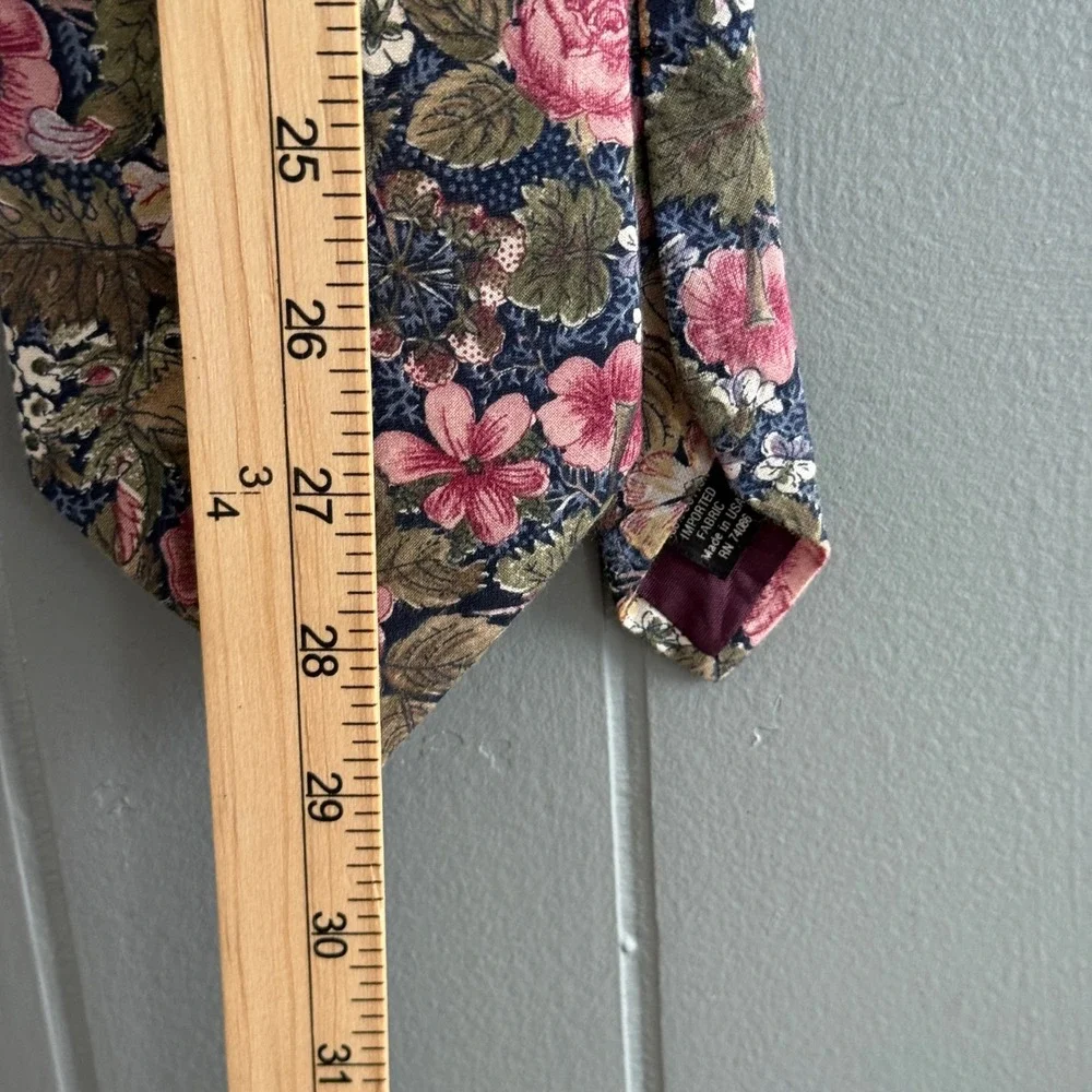 Odyssey Mens Vintage Floral Cotton Necktie Navy Pink Cottagecore Academia Print